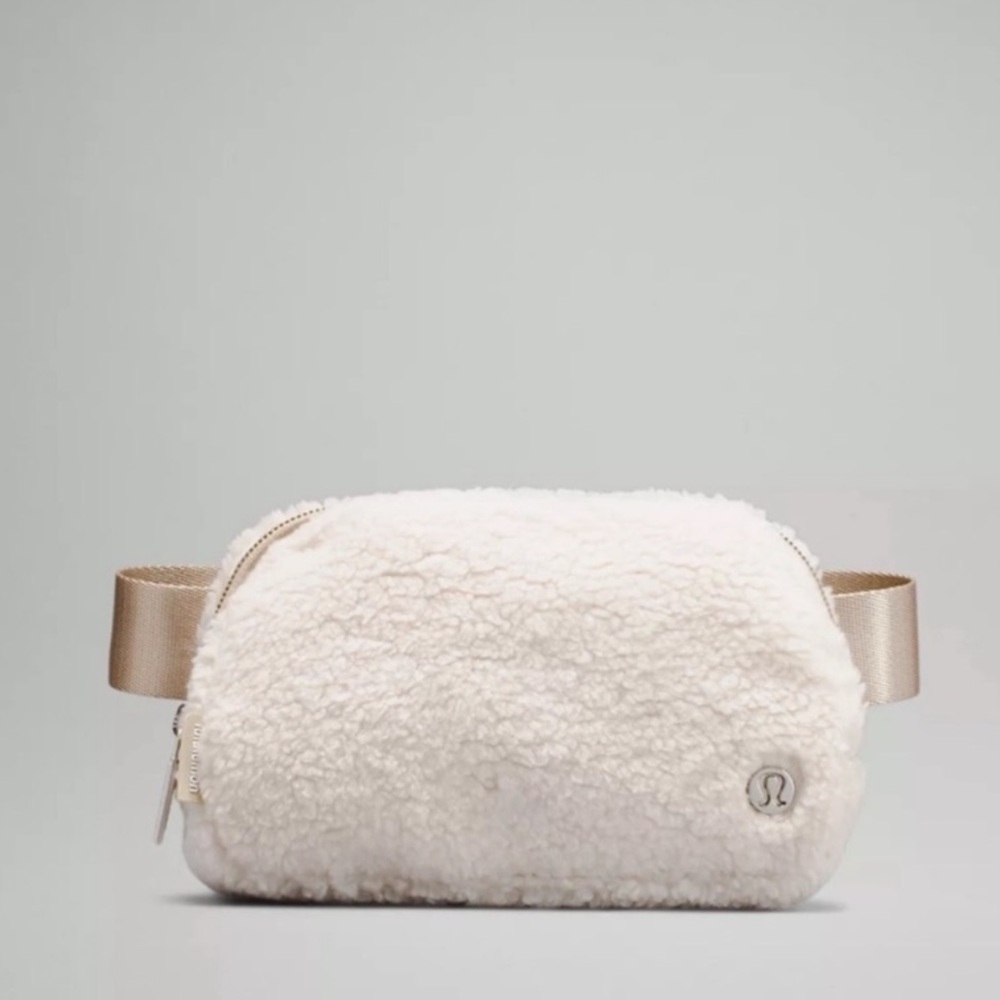 Lululemon NWT Everywhere Belt Bag Fleece